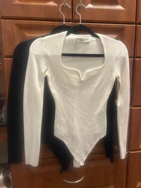 Abercrombie & Fitch Cream Long-Sleeve Notch-Neck Bodysuit